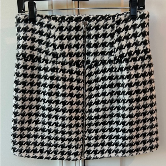 NWT for Love & Lemons Mini  Houndstooth Women's Skirt (sz M) - Picture 2 of 5